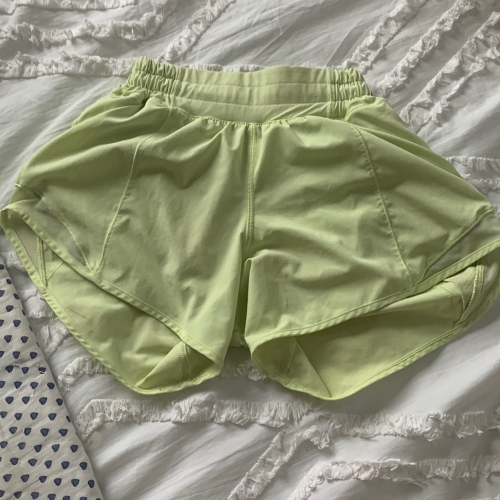 size 2 4 inch lululemon hotty hot yellow green shorts